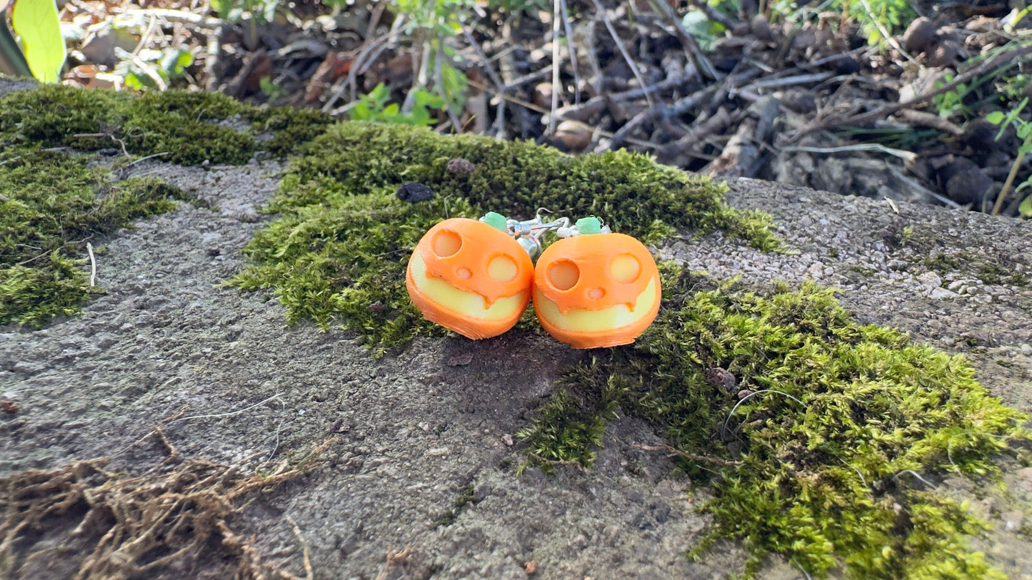 Pendientes de Calabaza que Brillan en la Oscuridad – Impresión 3D, Naranjas con Huecos Amarillos y Tallo Verde, Accesorios de Halloween