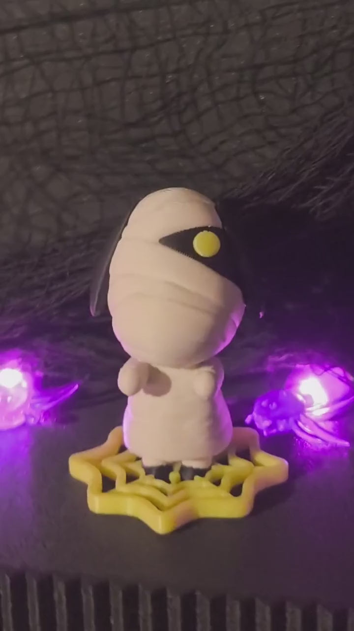 Vídeo de la figura Pupas impresa en 3D, vista desde varios ángulos